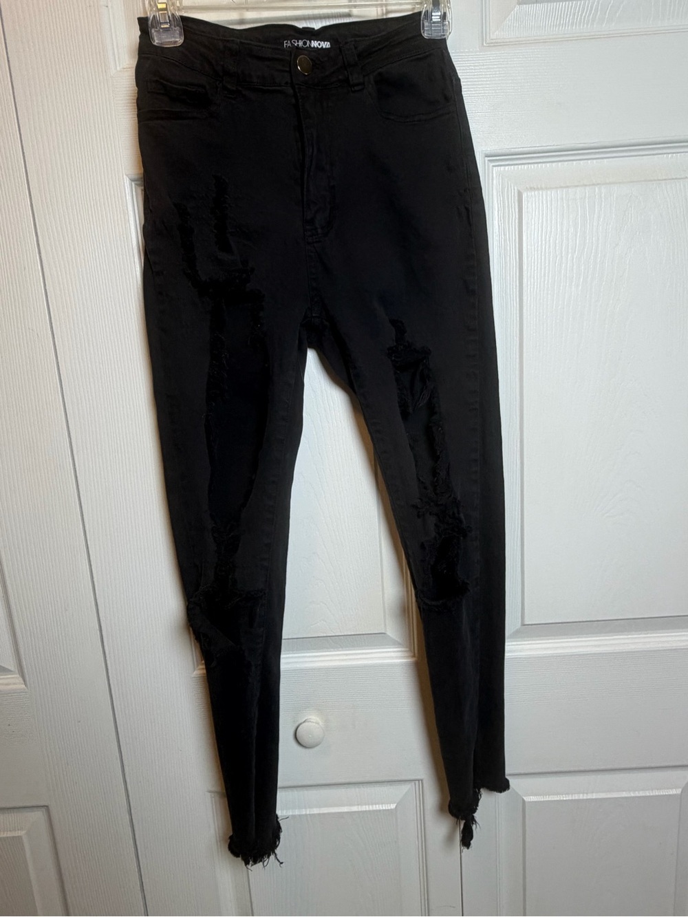 Fashion Nova Black Distressed High Rise Skinny Jeans Size 5 Stretch